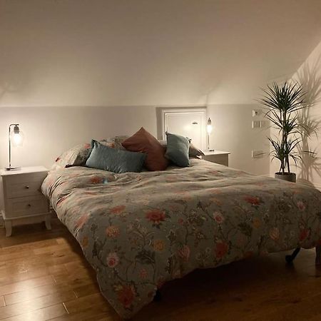 The Hideaway - Village Retreat With Woodland Views Smeeth Esterno foto
